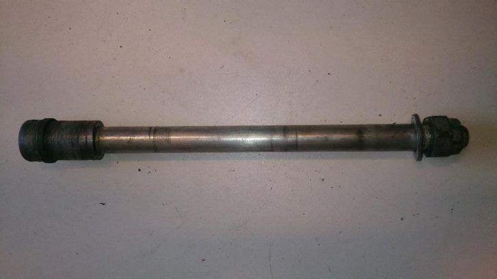 Kawasaki Z305 vooras KZ305CSR voor as KZ305 z305 wielas wiel, Motoren, Onderdelen | Kawasaki, Ophalen of Verzenden, Gebruikt