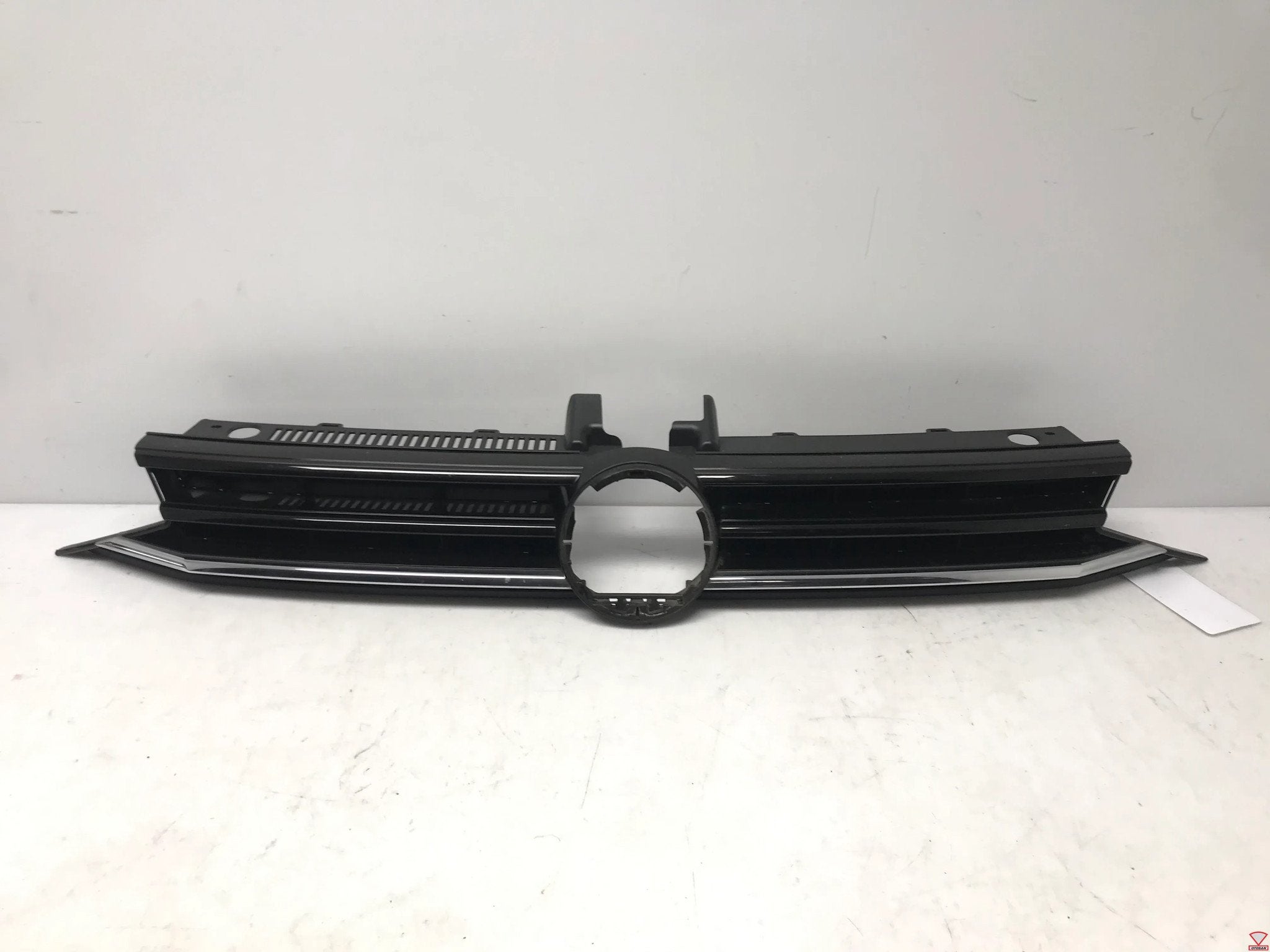VW Touran 5T 5TA Grille Grill Origineel! 5TA853653C, Auto-onderdelen, Gebruikt, Volkswagen AG, Vw@volkswagen.de, Berliner Ring 2
38440  Wolfsburg, DE