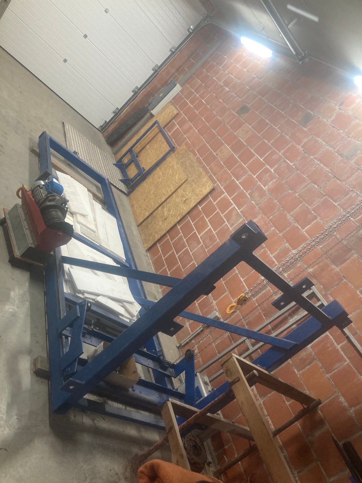 Goederen lift, Ophalen