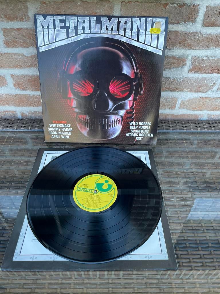 Metal Mania, une compilation de hard rock et de heavy metal, Enlèvement ou Envoi, Comme neuf