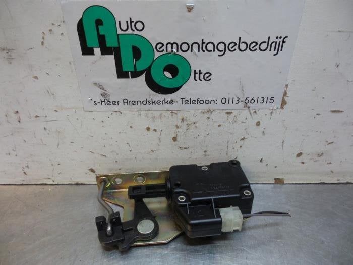 Moteur verrouillage centrale des portes d'un Jaguar XJ, -, Utilisé, Jaguar, -