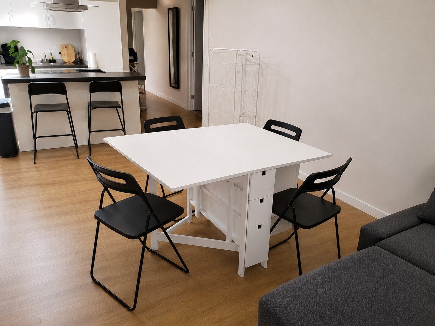 Table à manger IKEA NORDEN blanche + 4 chaises pliantes IKEA, Enlèvement