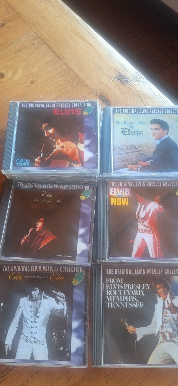 14 cd contre Elvis, Enlèvement
