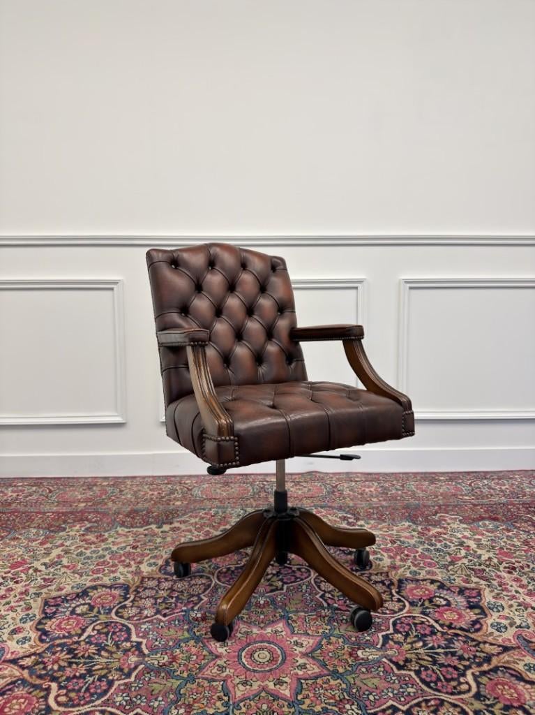 Klassiek Engels Chesterfield Bureaustoel, Ophalen