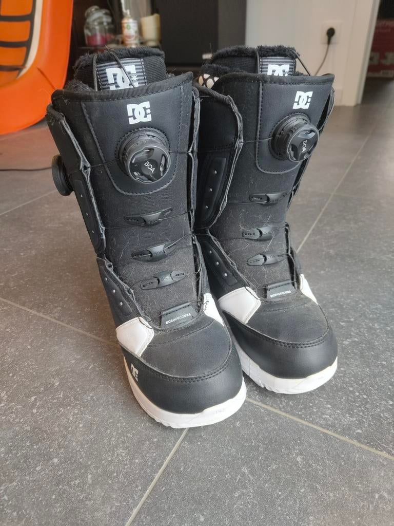 Bottes de snowboard DC 37, Enlèvement