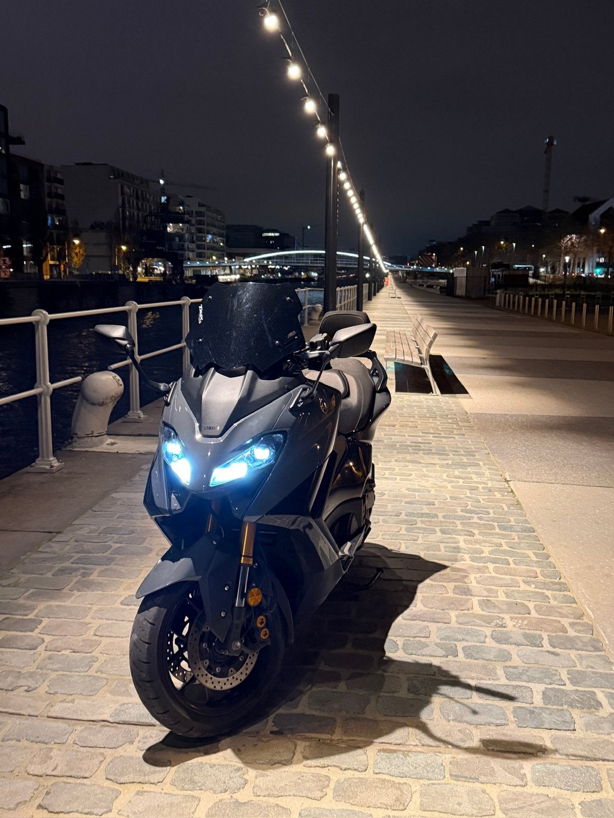 T-Max 560 TechMax Gris Nardo, Particulier, Permis Moto A2 minimum, Régulateur de vitesse