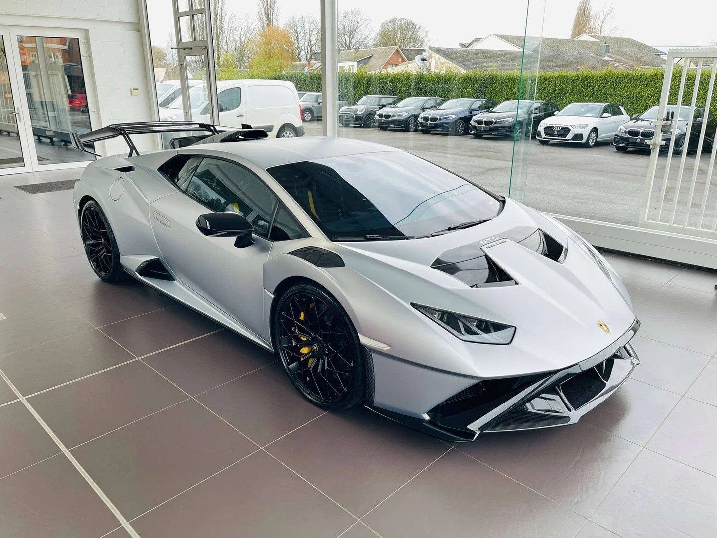 Lamborghini Huracan 5.2i V10 LP640 * STO + VEHICULE BELGE +, Autos, Argent ou Gris, Achat, 470 kW, Entreprise