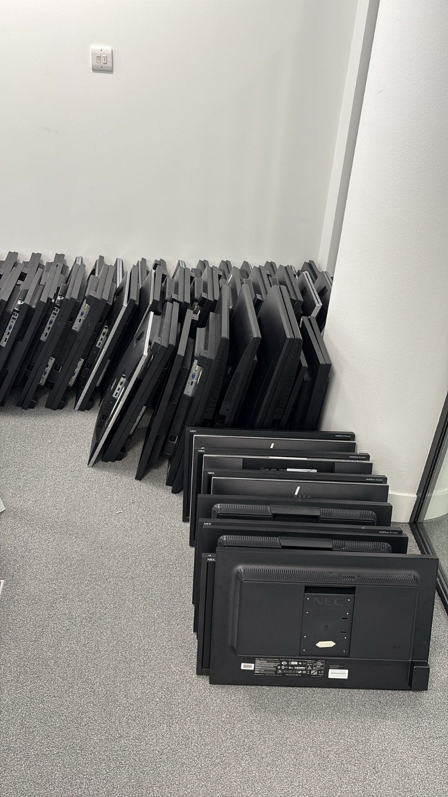 lot d'ecran hp et nec 24 pouces a vendre, Informatique & Logiciels, Moniteurs, Enlèvement, Comme neuf