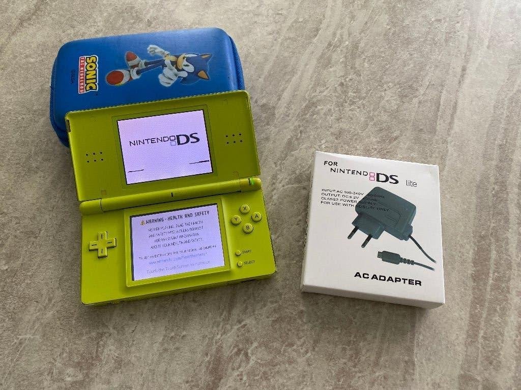 Nintendo DS Lite, Consoles de jeu & Jeux vidéo, Consoles de jeu | Nintendo DS, Avec housse de protection ou sac, Enlèvement ou Envoi