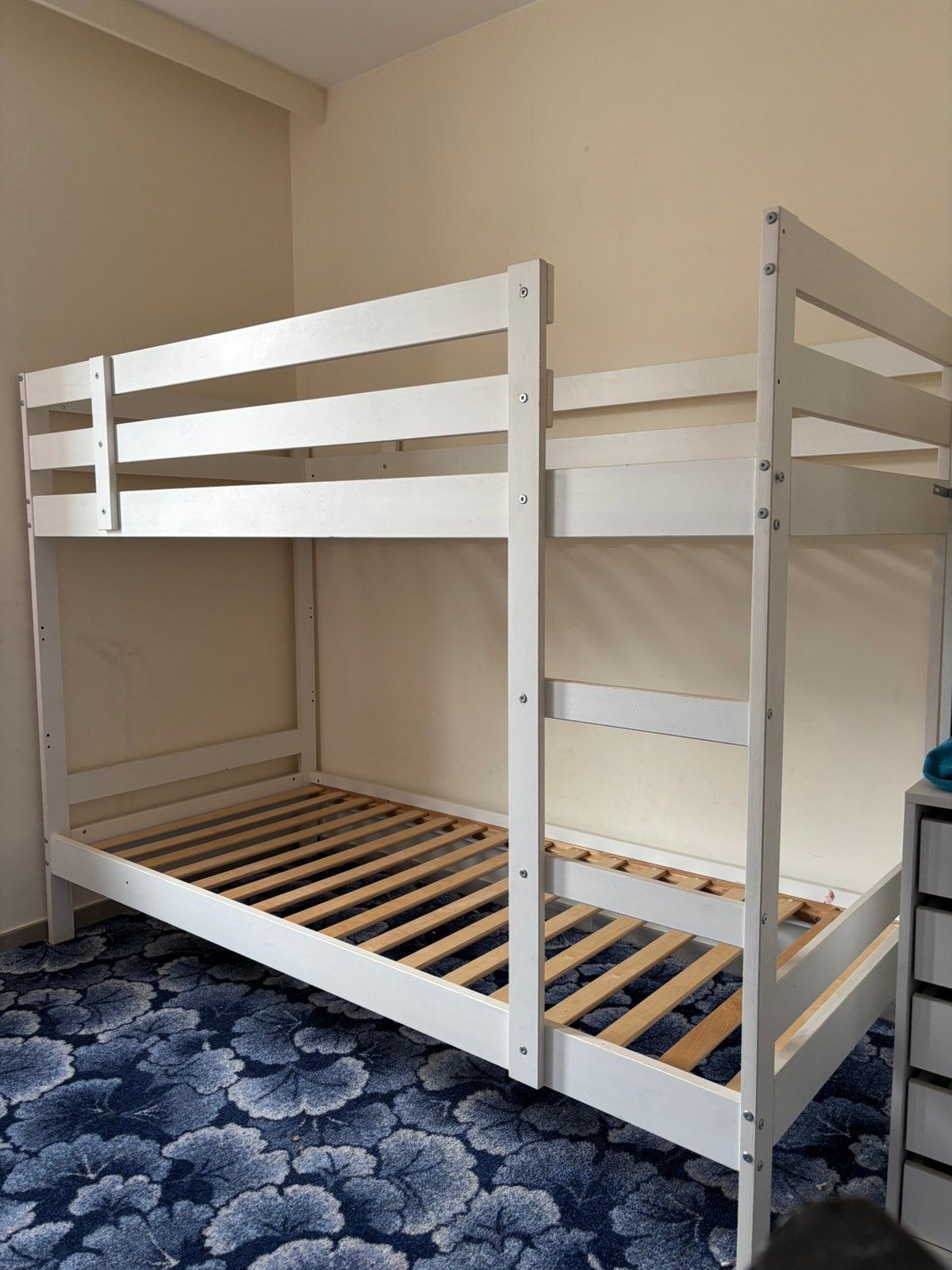 2 stapelbedden(4bedden) plus 4 mattrassen  plus een kast, Maison & Meubles, Chambre à coucher | Lits superposés & Lits mezzanines