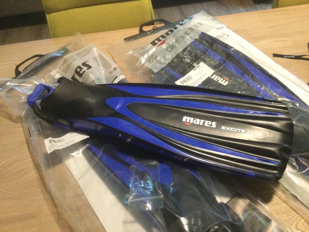 Mares Excite Buitenvinnen met bungee XS - Nieuw, Ophalen of Verzenden, Nieuw, Zwem- of Duikvliezen