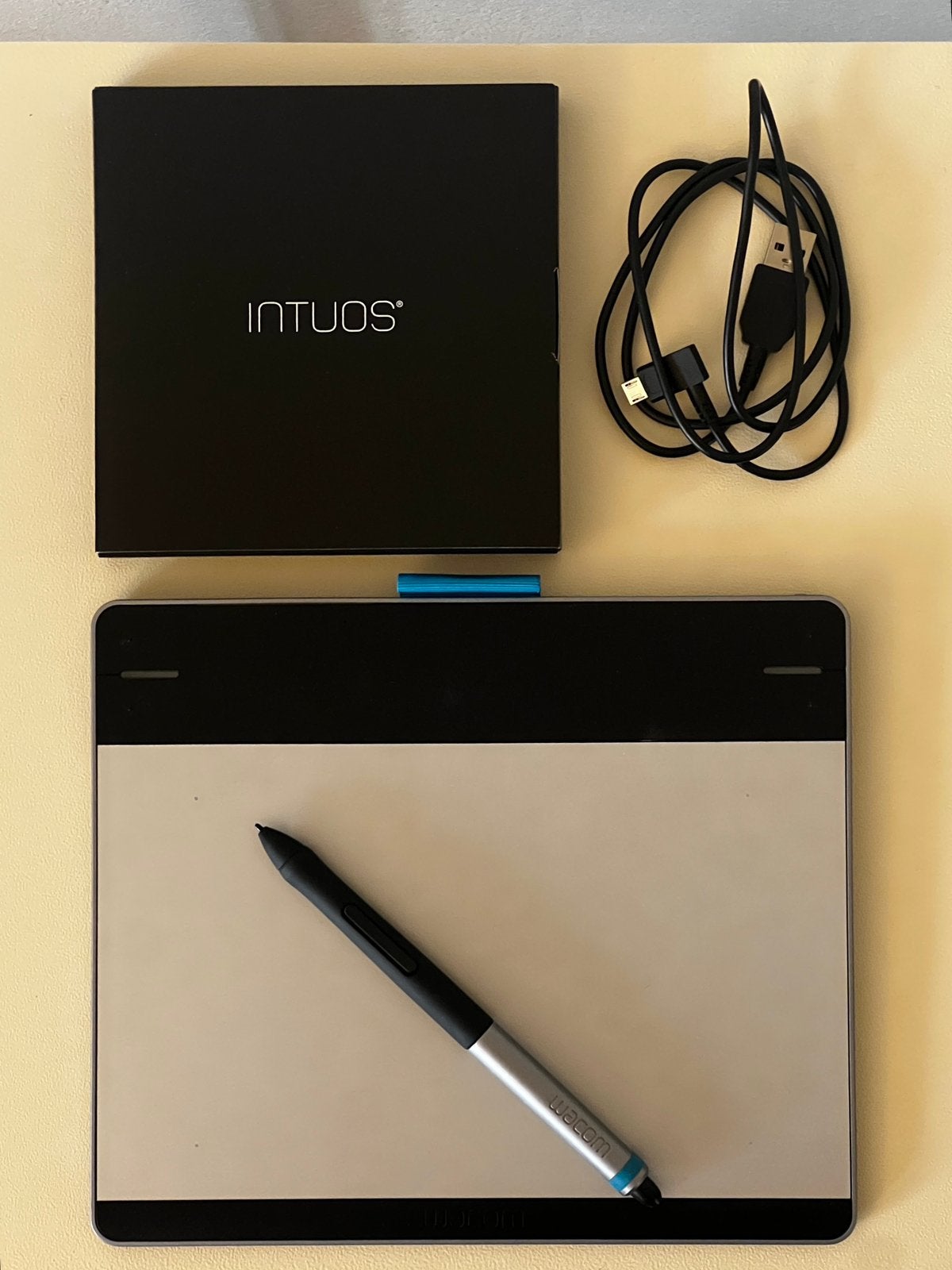 Intuos pen & touch small - Wacom tekenpad, Ophalen, Zo goed als nieuw
