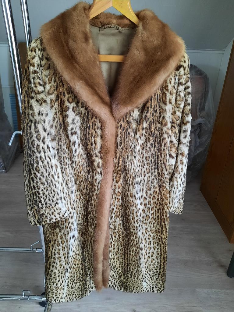 Mantel in tijgerpels met vison kraag, Kleding | Dames, Jassen | Winter, Ophalen of Verzenden, Zo goed als nieuw, Maat 42/44 (L)