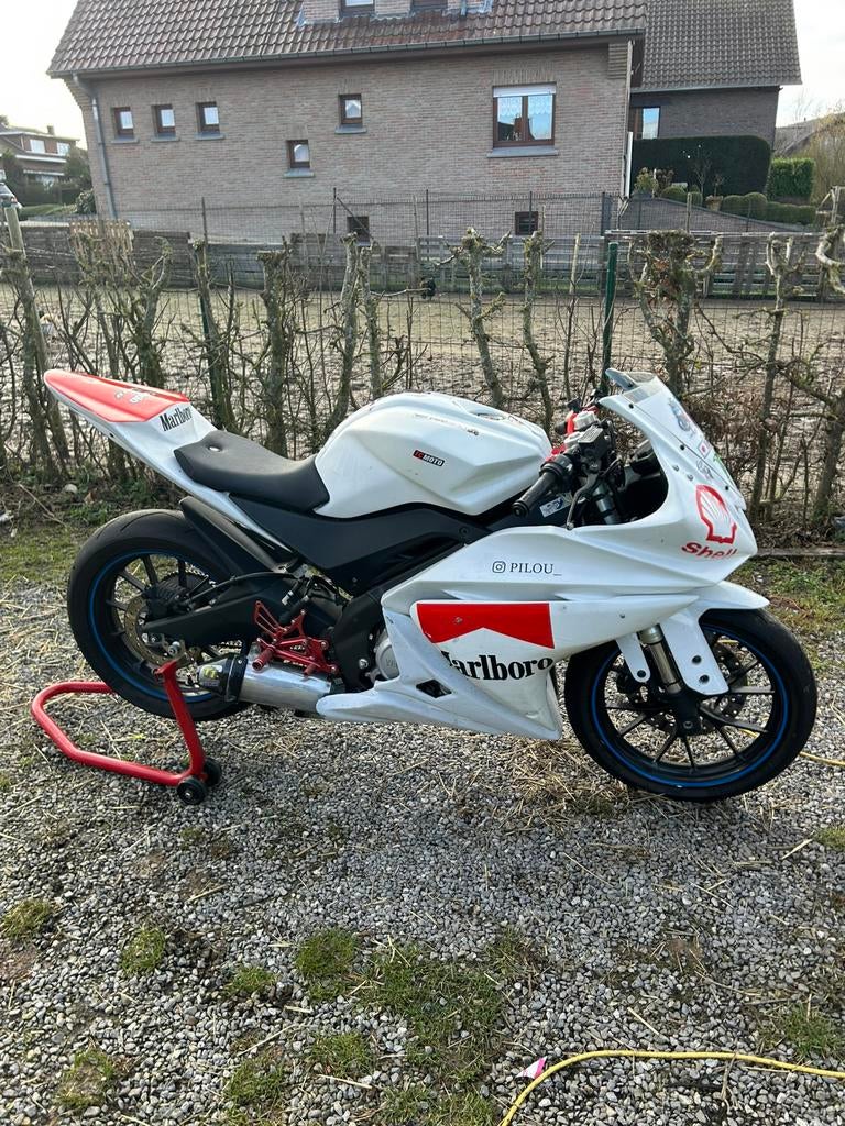 Yzf r125 yamaha circuit, Enlèvement