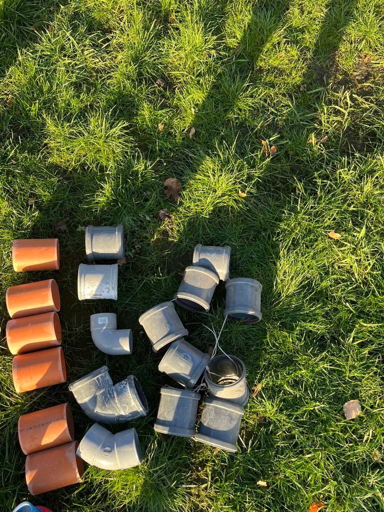 PVC hulp- en koppelstukken, Doe-het-zelf en Bouw, Ophalen, Zo goed als nieuw, PVC