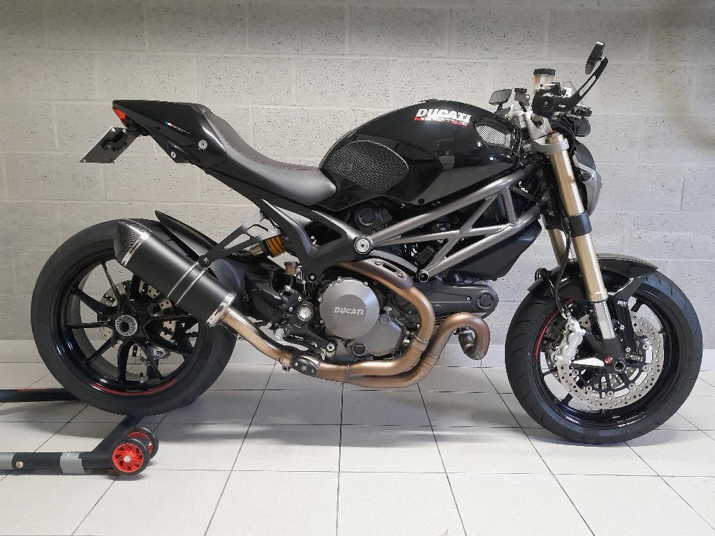 Ducati Monster 1100 EVO, ABS, Plus de 35 kW, 2 cylindres, Particulier