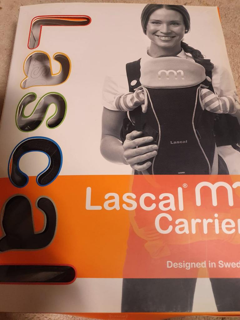 Baby draagzak LASCAL m1 carrier, Kinderen en Baby's, Overige merken, Ophalen of Verzenden, Zo goed als nieuw, Buik