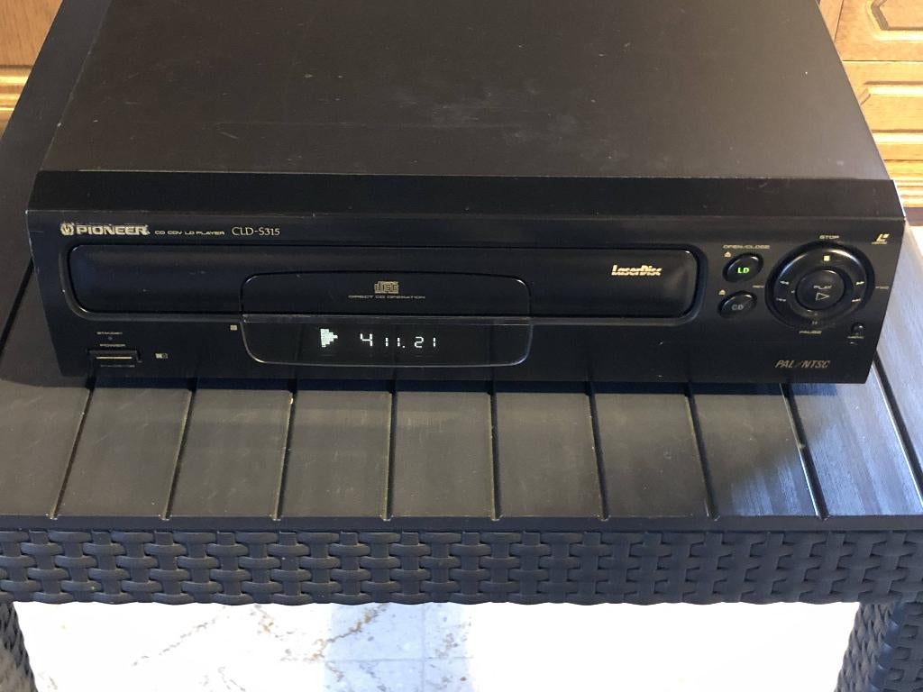 Pioneer CLD-S315 PAL/NTSC Laserdisc speler, TV, Hi-fi & Vidéo, Lecteurs CD, Utilisé, Pioneer, Enlèvement