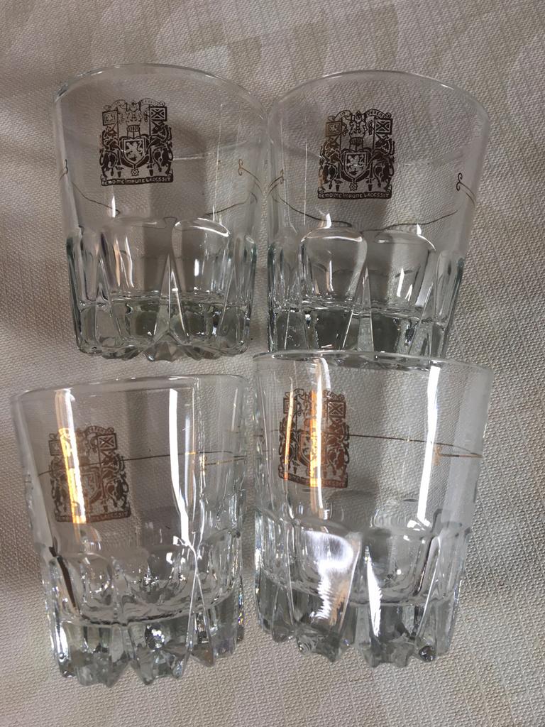 4 whiskey glazen, Ophalen of Verzenden, Zo goed als nieuw, Borrel- of Shotglas