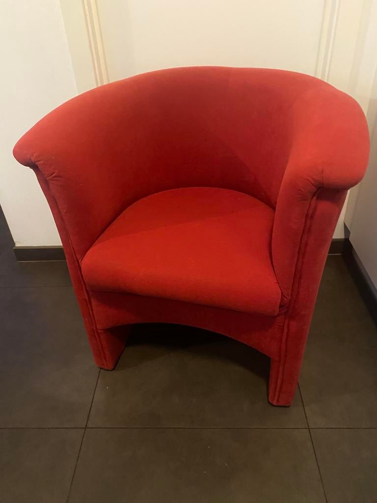 Mooie rode design zetel, Huis en Inrichting, Ophalen, Gebruikt