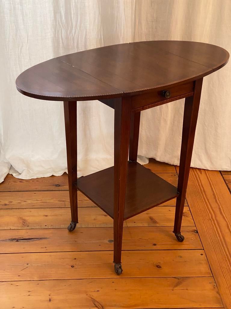 Table d'appoint ovale pliable sur roulettes, Antiquités & Art, Enlèvement