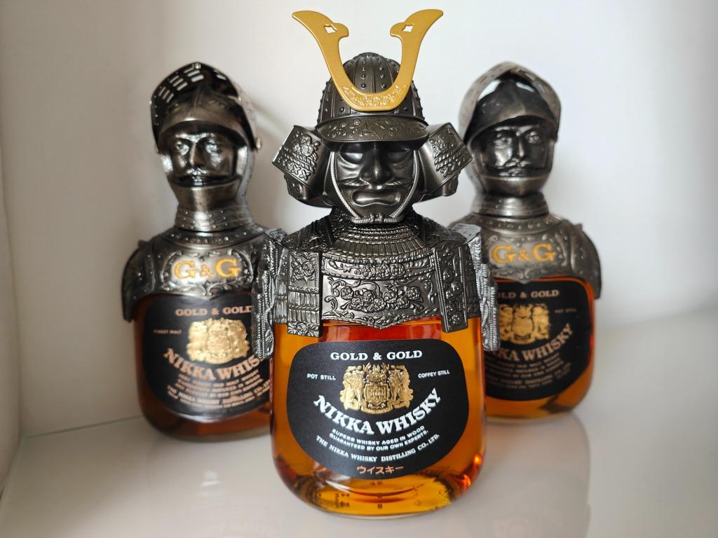 Nikka Samurai + 2 Chevalier (Métal) Or & Or, ensemble unique, Collections, Vins, Neuf, Autres types, Autres régions, Enlèvement ou Envoi