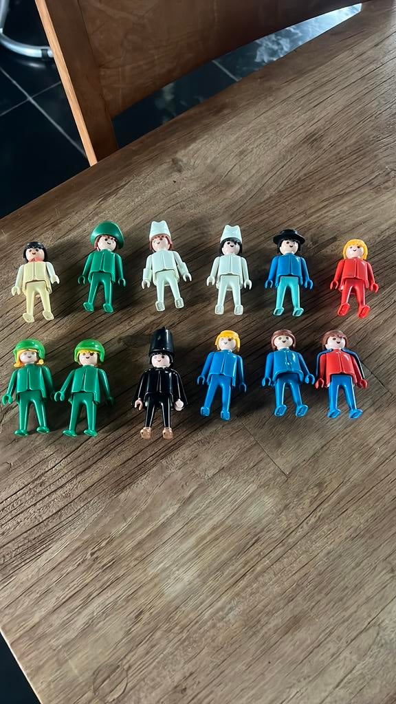 Playmobil 12 mannetjes, Ophalen of Verzenden, Zo goed als nieuw