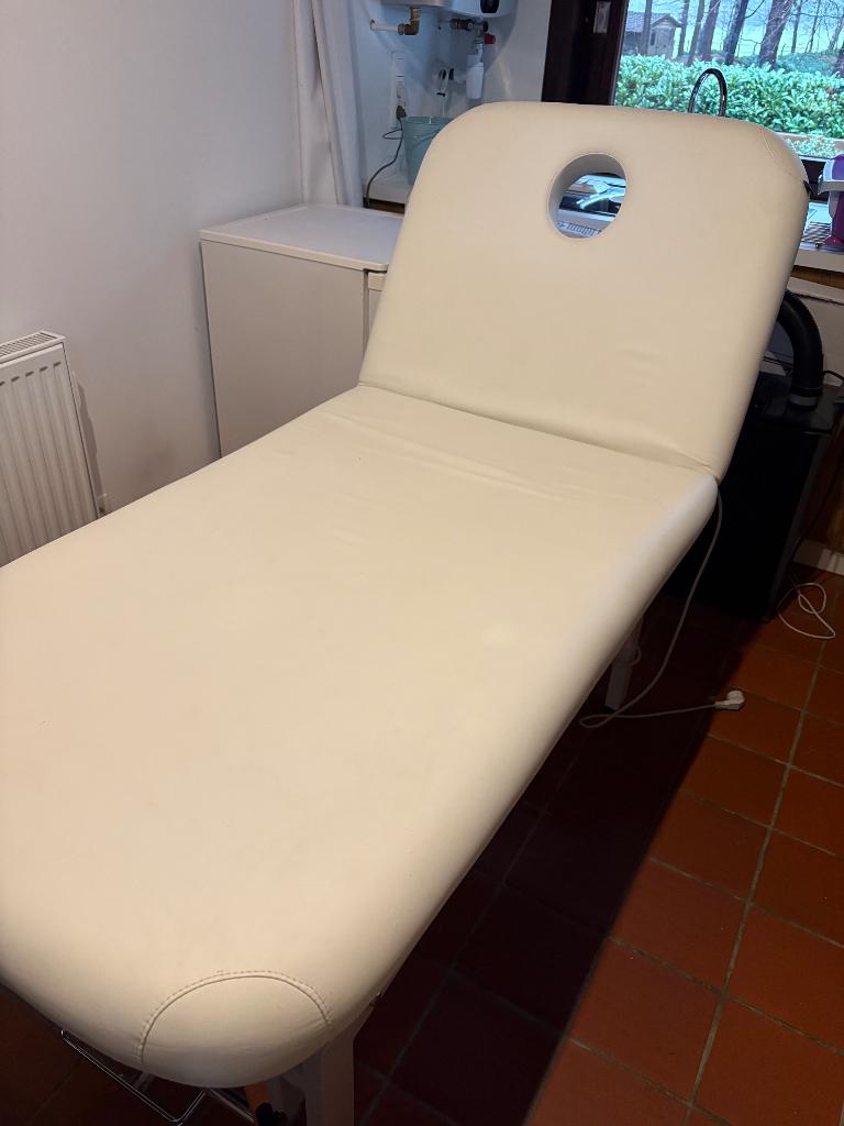 Behandeltafels, Sport en Fitness, Massageproducten, Ophalen, Zo goed als nieuw, Massagetafel
