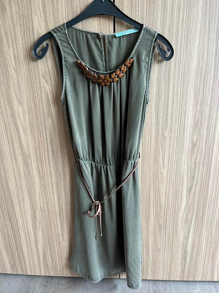 Khaki jurk - La Fée Maraboutée - Maat 36, Kleding | Dames, Jurken, Ophalen of Verzenden, Maat 36 (S)