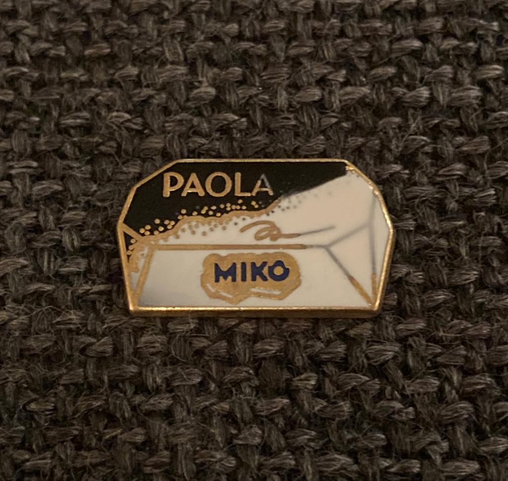PIN - MIKO - PASSION - GLACIER - ROOMIJS - CRÈME-GLACÉE, Verzenden, Gebruikt, Merk, Speldje of Pin