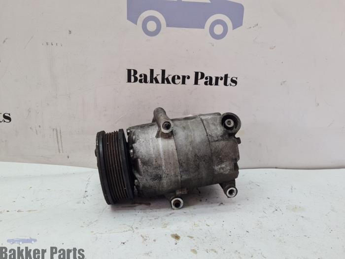 Pompe clim d'un Volvo V40, -, -, 3 mois de garantie, -