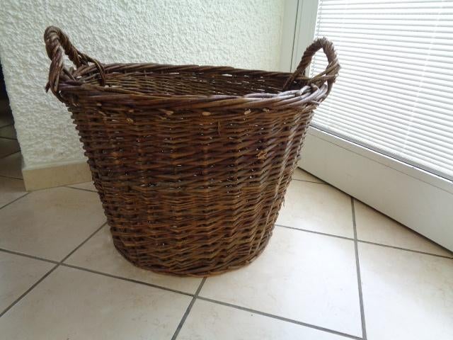 Grand panier rond en osier, avec anses. 54 X 36 cm ancien, Maison & Meubles, Accessoires pour la Maison | Plataux & Paniers, Utilisé