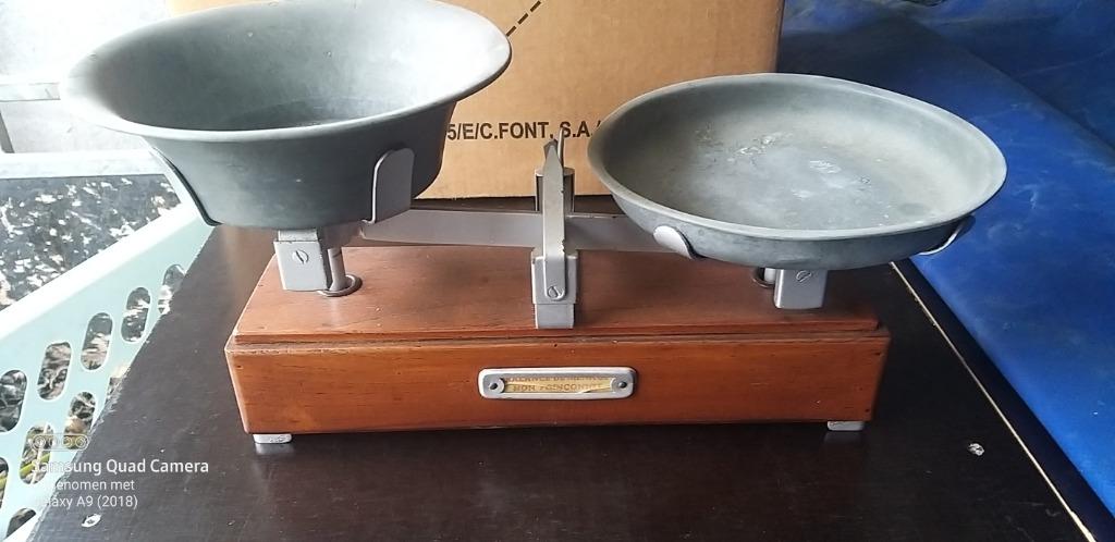 oude weegschaal, Antiek en Kunst, Antiek | Gereedschap en Instrumenten, Ophalen