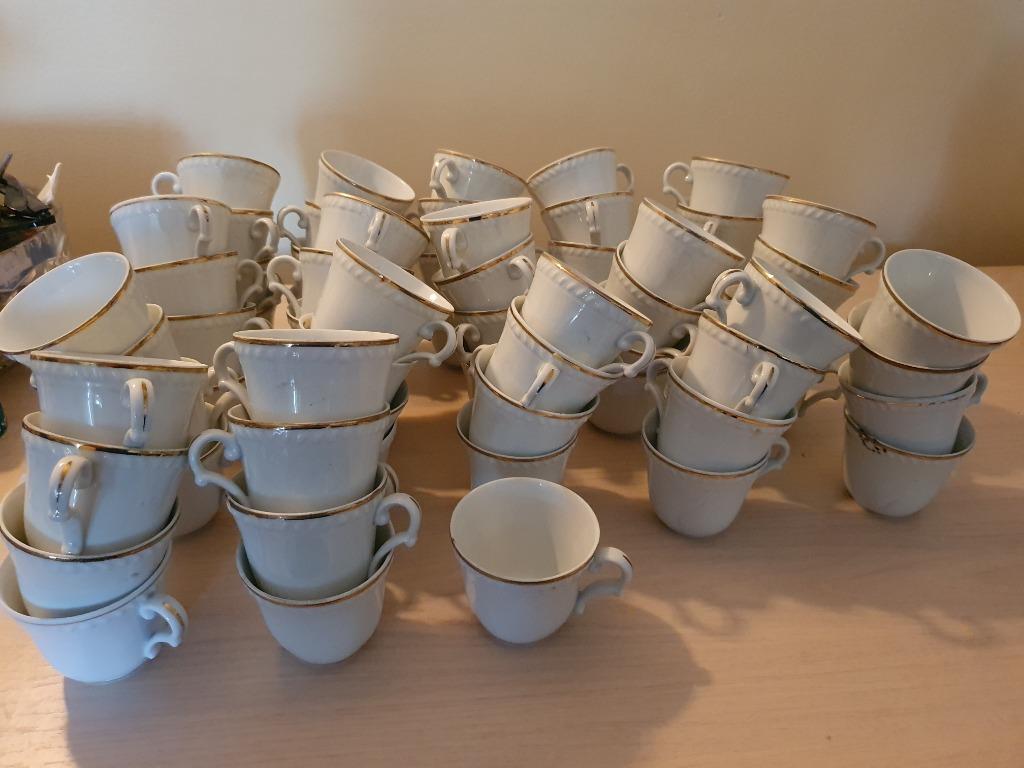 Set van 69 koffiekopjes zonder schoteltjes, Ophalen, Zo goed als nieuw, Kop(pen) en/of Schotel(s)