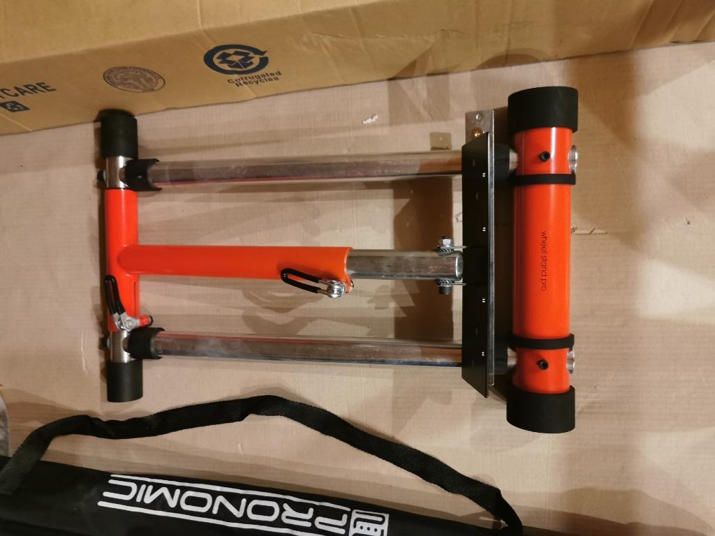 Wheel stand, Ophalen, Zo goed als nieuw