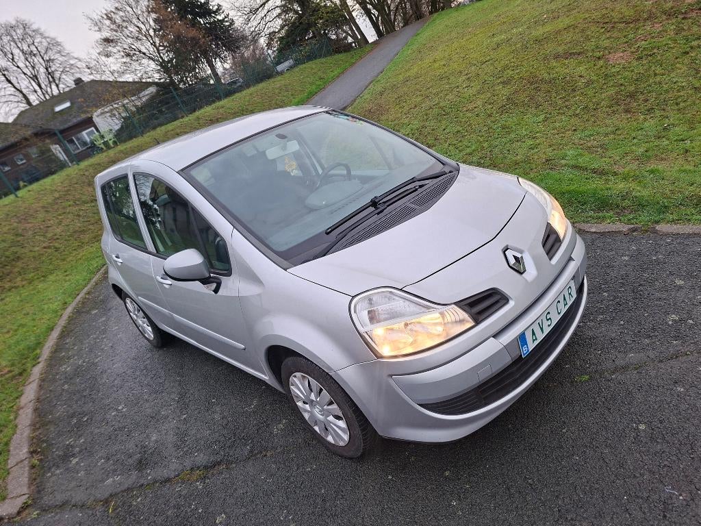 Renault Modus essence boite automatique 12/2011, Autos, Renault, Argent ou Gris, Achat, 82 kW, Entreprise