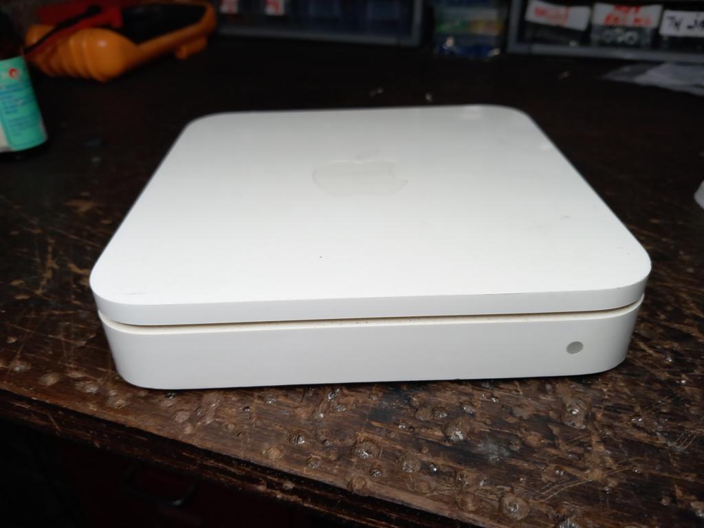 APPLE AirPort Extreme Base Station /10 euro, Computers en Software, Ophalen of Verzenden, Gebruikt, Router, Apple