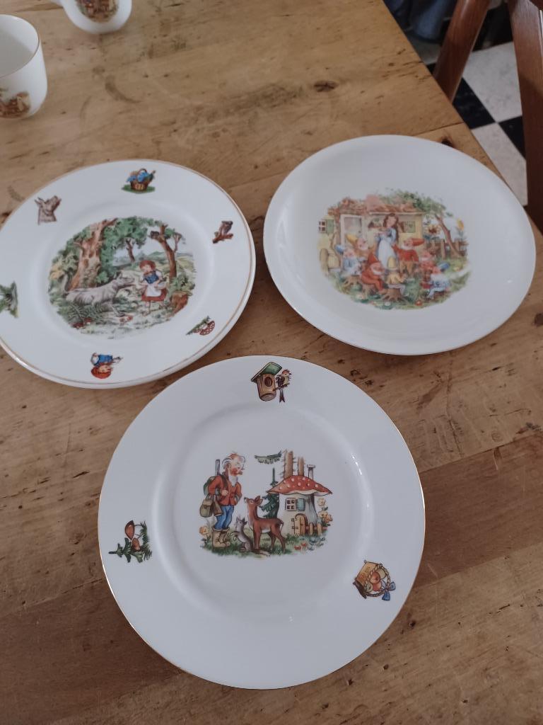 Delen kinderservies aan 4 euro per stuk, Antiquités & Art, Antiquités | Services (vaisselle) pièces, Enlèvement ou Envoi