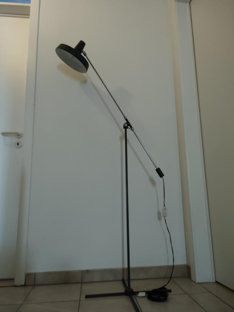 Lampadaire à contrepoids Boulanger, années 1960, Enlèvement