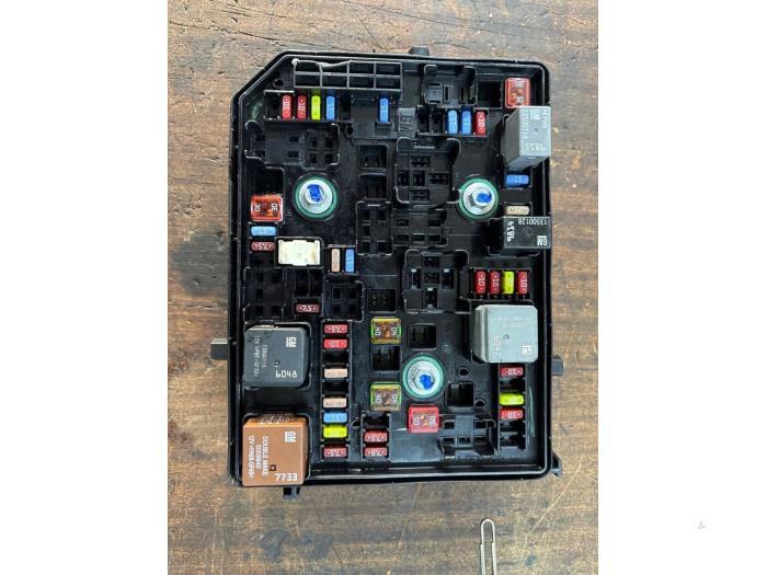 Boîte à fusibles d'un Opel Astra, Enlèvement ou Envoi, 3 mois de garantie, Utilisé, Opel