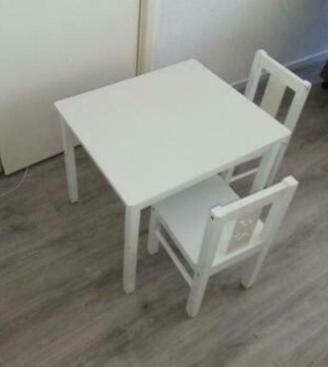 Kindertafel + 2 stoeltjes - WIT, Ophalen, Zo goed als nieuw, Tafel(s) en Stoel(en)