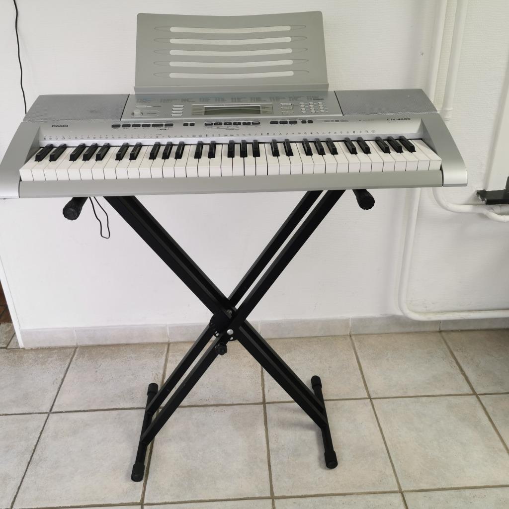 Keyboard CASIO CTK 4000 inclusief verstelbare standaard, Musique & Instruments, Claviers, Enlèvement, Utilisé, 61 touches, Casio