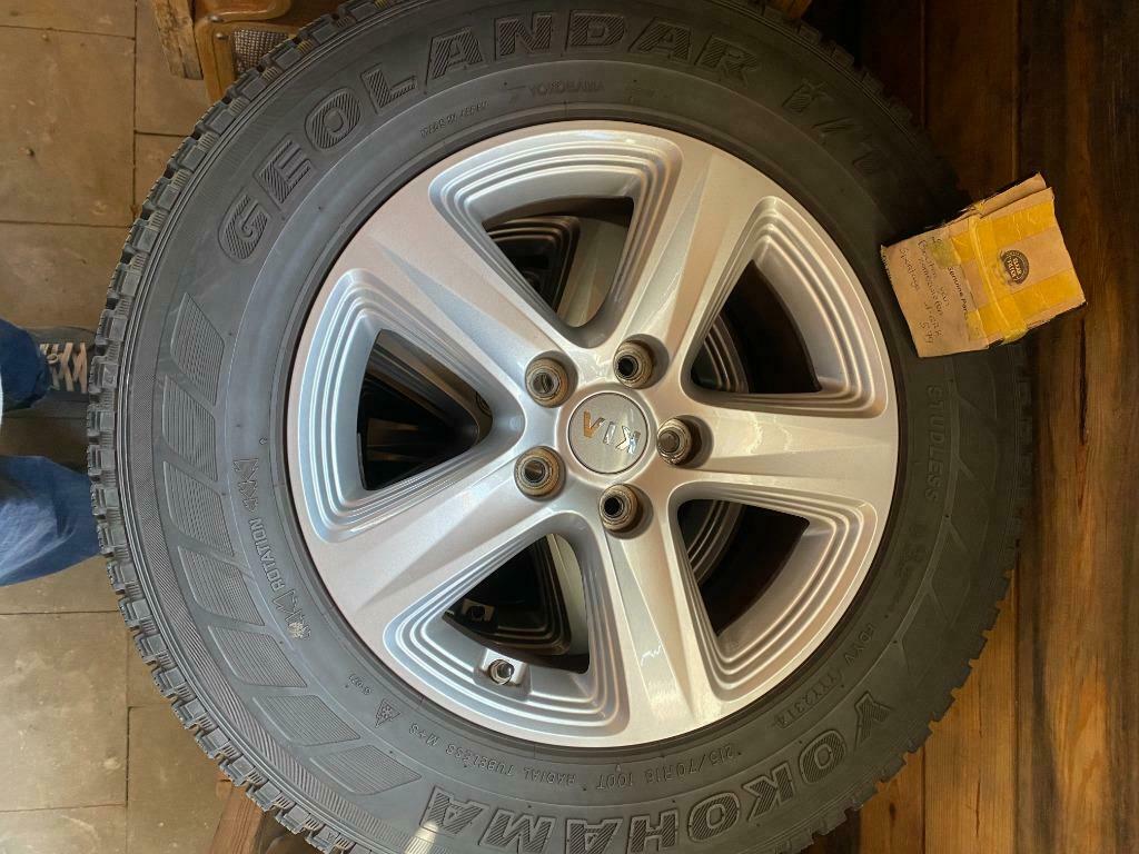 alu velgen KIA Sportage met TPMS + winterbanden, Autos : Pièces & Accessoires, 16 pouces, Enlèvement, Jante(s), Pneus hiver