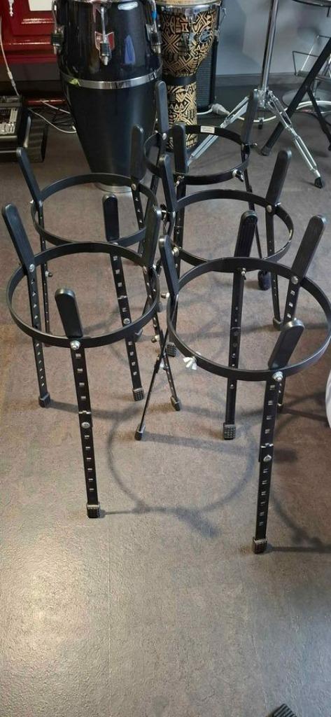 Pieds pour percussions congas, Muziek en Instrumenten, Ophalen, Zo goed als nieuw, Instrumentstandaard, Drums of Percussie