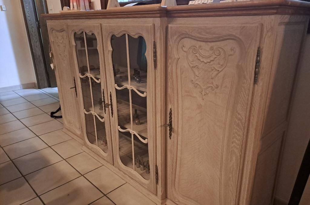 Buffet rural en bon état., Enlèvement