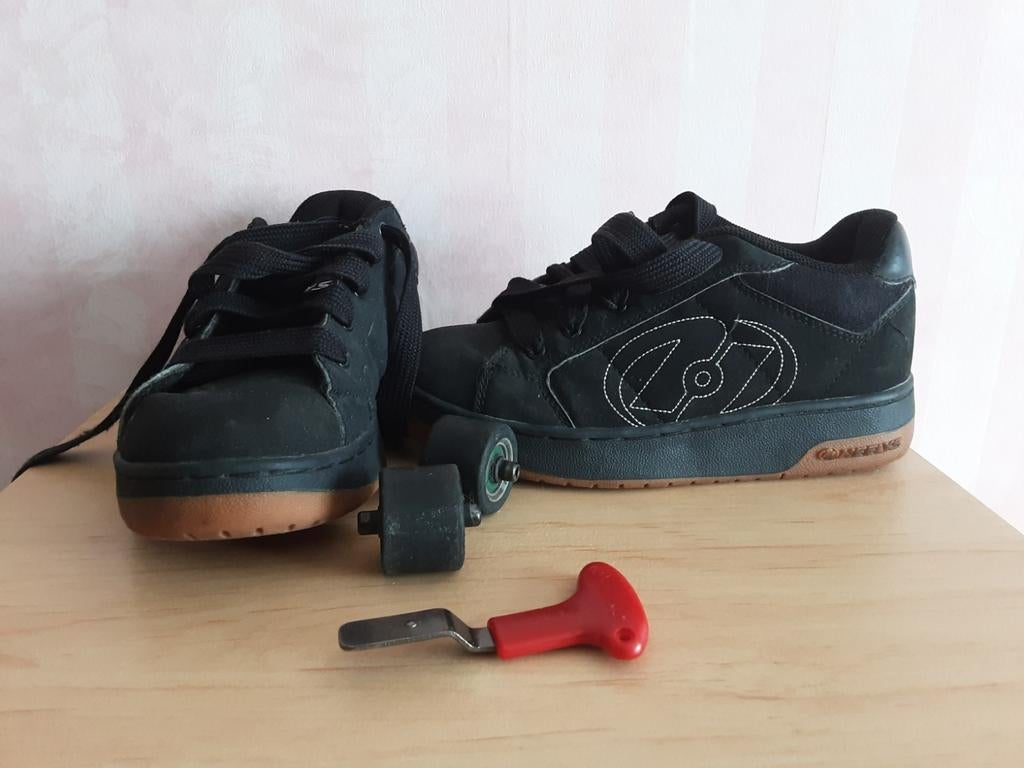 Heelys maat 35, Enlèvement, Comme neuf
