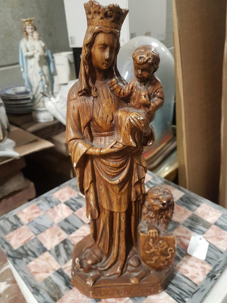 statue de Marie, Enlèvement