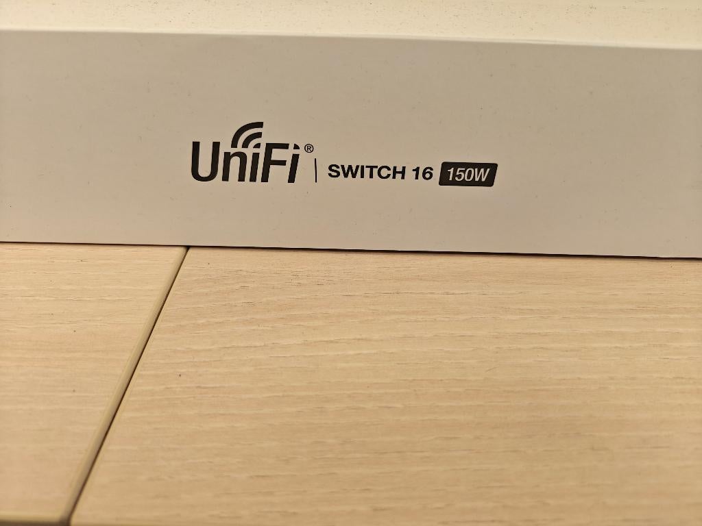 Ubiquiti 16 poort netwerk switch, Ophalen of Verzenden, Nieuw