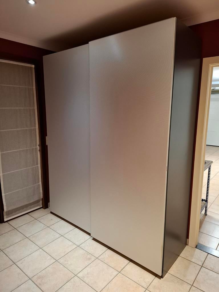 Grande armoire 185x228, Enlèvement