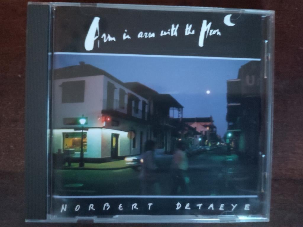 CD : NORBERT DETAEYE - ARM IN ARM WITH THE MOON, Ophalen of Verzenden, Zo goed als nieuw